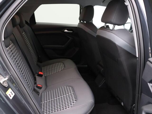 Audi A1 Sportback 25 TFSI S edition | Eerste eigenaar | 17 inch LMV | Audi sound/Subwoofer | Clima | Cruise | Digitale cockpit | Automatisch grootlicht.