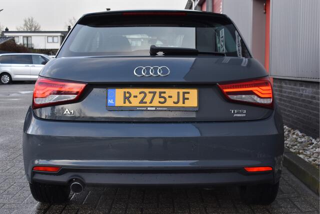 Audi A1 1.0 TFSI Stoelverwarming, DAB, PDC, Climatronic