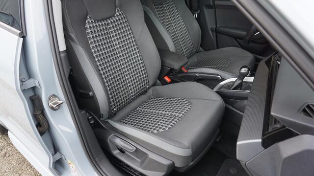 Audi A1 Sportback 30 TFSI 110pk 5Drs S-Line Automaat LED Navi Stoelverwarming Sfeerverlichting 17inch LM Virtual Cockpit *Pijl Grey Metallic*