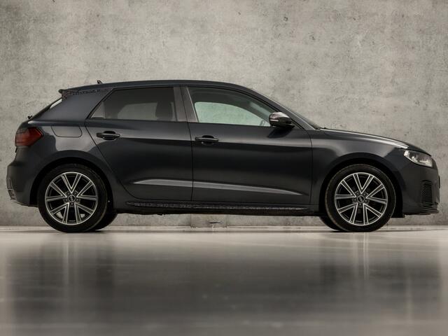 Audi A1 Sportback 25 TFSI Sport (APPLE CARPLAY, GROOT NAVI, CAMERA, CLIMATE, GETINT GLAS, PARKEERSENSOREN, SPORTSTOELEN, LM VELGEN, CRUISE, NIEUWSTAAT)