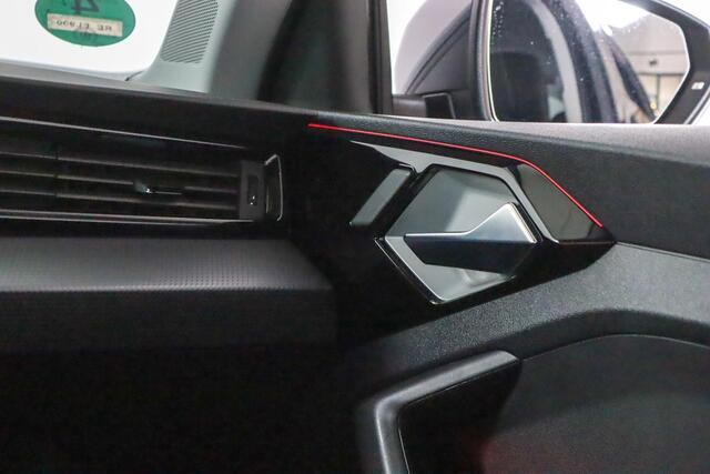 Audi A1 Sportback 30 TFSI Advanced epic Stoelverwarming, Apple Carplay/Android Auto, Camera, Digitale Cockpit,