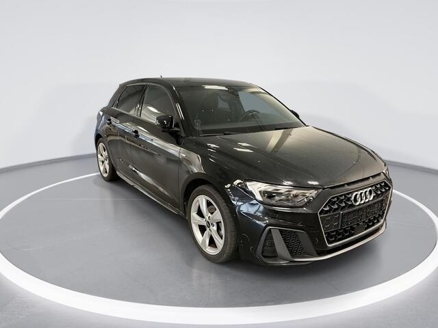 Audi A1 Sportback 30 TFSI 110pk S-Tronic S Edition · Camera · Apple/Android Car Play · Keyless · P-Sensoren · Getint Glas · Afgevlakt Stuurwiel · 17'' Inch ·