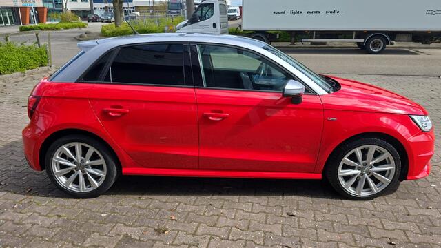 Audi A1 SPORTBACK 1.0 TFSI Advace S - LINE