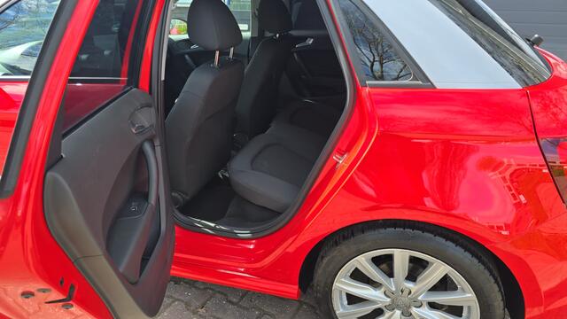 Audi A1 SPORTBACK 1.0 TFSI Advace S - LINE