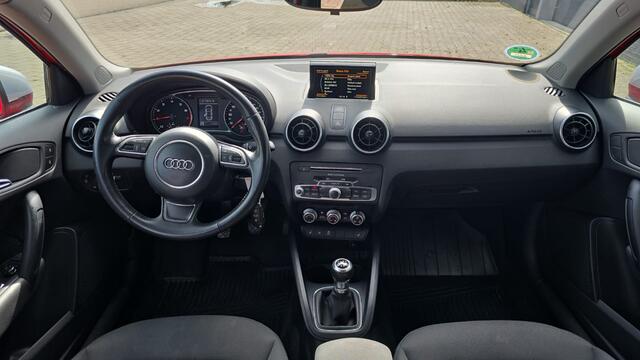 Audi A1 SPORTBACK 1.0 TFSI Advace S - LINE