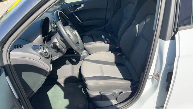 Audi A1 Sportback 1.0 TFSI 95pk Sport Pro Line S-Tronic / Navigatie / Cruise Control / Parkeersensoren