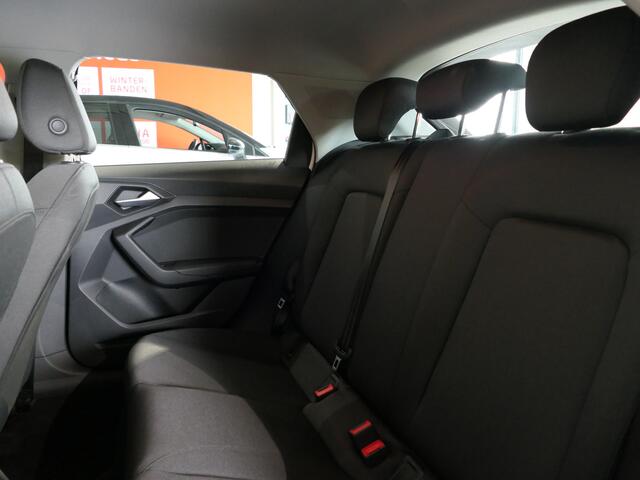 Audi A1 Sportback 30 TFSI Advanced epic - 17" LMV - Sensor achter - Cruise - Navi