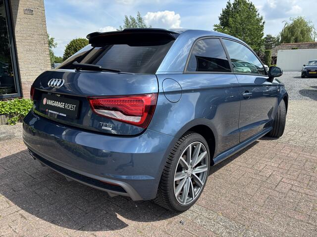 Audi A1 Sportback 3DRS 1.0 TFSI S-Line Navigatie / Parkeersensors