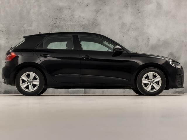 Audi A1 Sportback 25 TFSI Sport (APPLE CARPLAY, CLIMATE, PARKEERSENSOREN, SPORTSTOELEN, LM VELGEN, ARMSTEUN, CRUISE, NIEUWSTAAT)