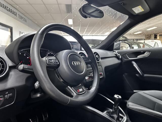 Audi A1 Sportback 1.0 TFSI S-Line/ Facelift!/ LED Koplampen/ 17''LMV/ Half-LEDER/ Clima/ Navi/ Cruise/ Bluetooth/ Multi.LEDER.Stuur/ Elek.pakket/ Isofix/ PDC Achter.