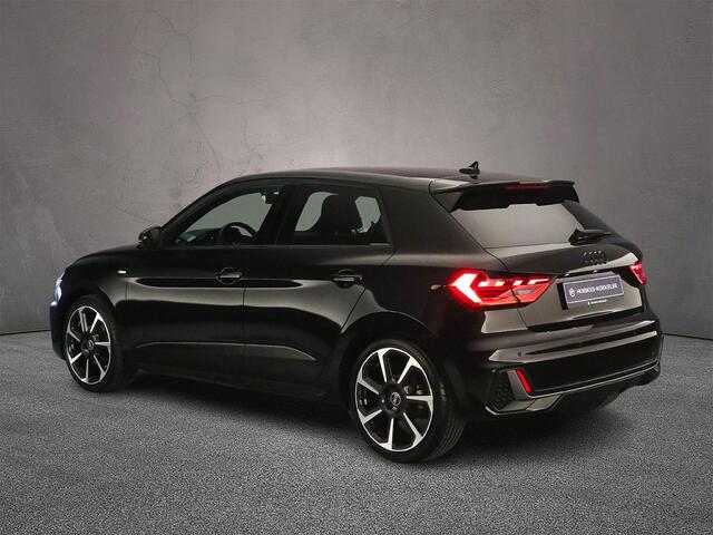 Audi A1 Sportback 35 TFSI 150PK S-edition | Apple/Android Play | Adaptieve Cruise | LED | Stoel-Verwarming | Comfortsleutel | Virtual Cockpit | 18-Inch | Privacy-Glas | Grootlicht-Assistent | Rood-Stiksel |