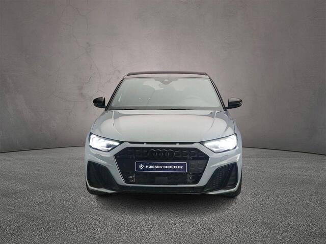 Audi A1 Sportback 35 TFSI 150PK S edition | Navi | Stoelverwarming | 18-Inch | Zwart-Optiek | Adaptive-Cruise | Sonos | Privacy-Glas | Smartphone-Interface | Ambient-Lightning |