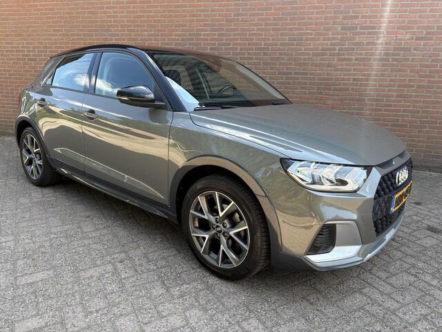 Audi A1 citycarver 25 TFSI Advanced Edition `Camera / Chronosgrijs`