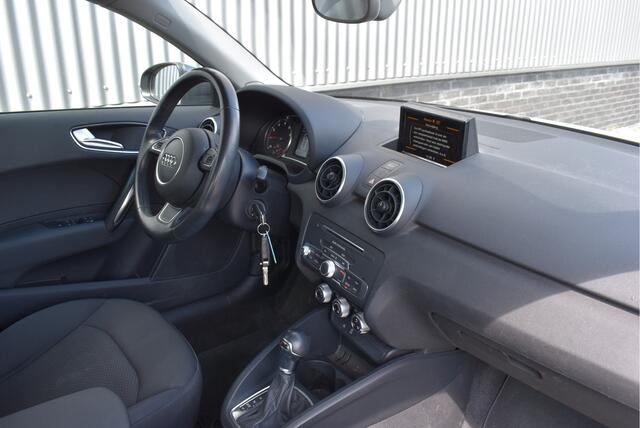 Audi A1 Sportback 1.0 TFSI Adrenalin S-Line Automaat. NL-auto, Cruise, Climatronic, 17 inch