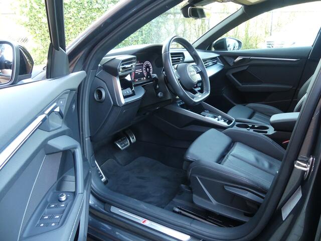 Audi A3 Limousine 35 TFSI S-Line / Panoramadak