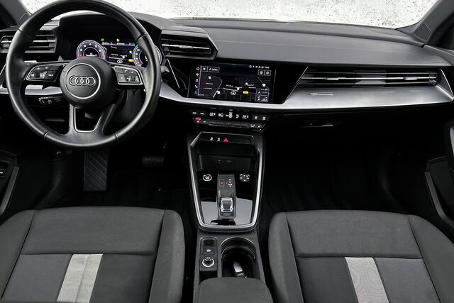 Audi A3 Limousine 30 TFSI Business edition | LED koplampen | Climate control | Cruise control | Verwarmde stoelen | Navigatie