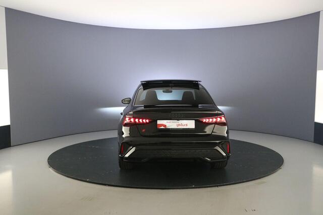 Audi A3 Limousine 35 TFSI S edition | Sonos | Pano | Matrix | Electrische bestuurderstoel | Headup | Alcantara |