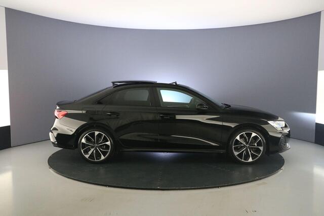 Audi A3 Limousine 35 TFSI S edition | Sonos | Pano | Matrix | Electrische bestuurderstoel | Headup | Alcantara |