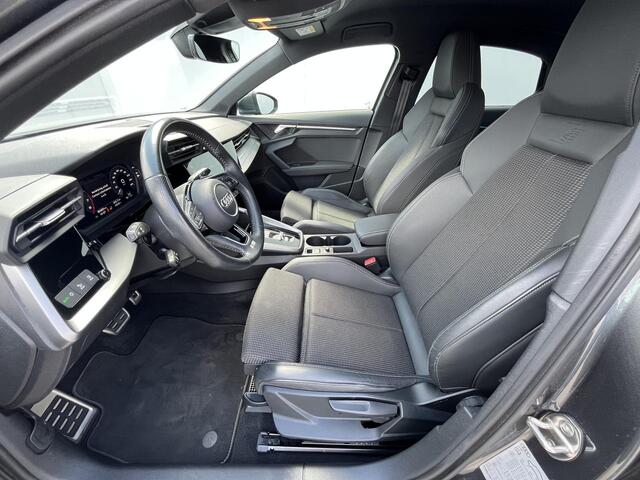 Audi A3 Limousine 35 TFSI S - Edition Automaat / Verwarmde Voorstoelen / Adaptieve Cruise / Climate Control / Navigatie via Apple Carplay & Android Auto / Elektrisch Bedienbare Achterklep / Keyless Start / Parkeersensoren voor en achter /