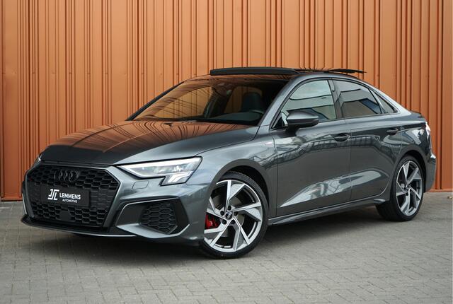 Audi A3 Limousine 35 TFSI S-line Panodak RS-stoelen LED 19" Carplay DAB