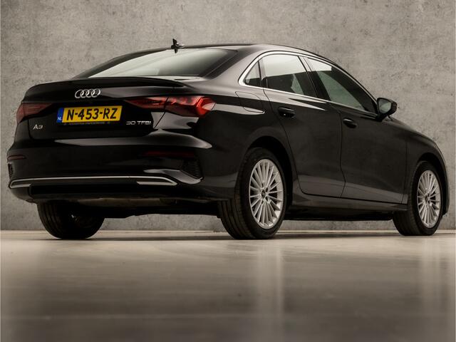 Audi A3 Limousine 30 TFSI Advanced Sport Automaat (GROOT NAVI, APPLE CARPLAY, CAMERA, LM VELGEN, DIGITAAL DASHBOARD, SPORTSTOELEN, NIEUWE APK, NIEUWSTAAT)