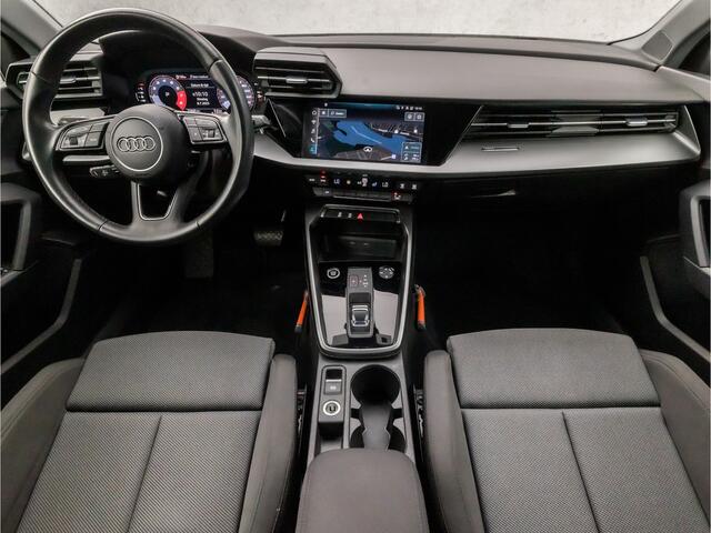 Audi A3 Limousine 30 TFSI Advanced Sport Automaat (GROOT NAVI, APPLE CARPLAY, CAMERA, LM VELGEN, DIGITAAL DASHBOARD, SPORTSTOELEN, NIEUWE APK, NIEUWSTAAT)