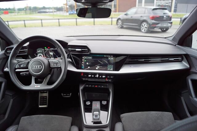 Audi A3 Limousine 1.5 TFSI S-line 150pk/ Panodak/ LED/ Carbon / 26.700km !!