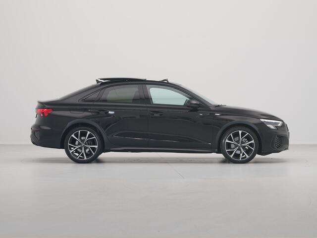 Audi A3 Limousine 35 TFSI 150pk S-Tronic S-Line edition Panorama Navigatie Acc Led