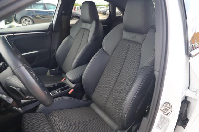 Audi A3 Limousine 30 TFSI S edition 2X S Line Automaat Half Leder Full LED 18 inch Zwarte RS Look Velgen All Season Getint Glas Navigatie Clima Cruise Carplay Android