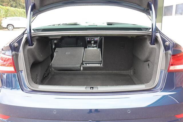 Audi A3 Limousine 1.0 TFSI Sport Pro Line S, Panoramadak, Cruisecontrol, Climate control, Navigatie, Sportinterieur, Org. NL auto, 17 inch lichtmetaal