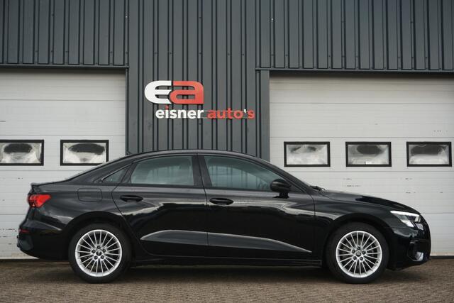 Audi A3 Limousine 30 TFSI | MATRIX LED | SPORTSTOELEN | TREKHAAK | VIRTUAL COCKPIT | CARPLAY | STOELVERW. |