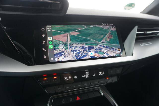 Audi A3 Limousine 30 TFSI | MATRIX LED | SPORTSTOELEN | TREKHAAK | VIRTUAL COCKPIT | CARPLAY | STOELVERW. |