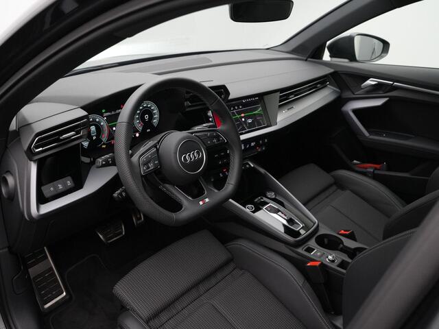 Audi A3 Limousine 30 TFSI 116 pk S-tronic S edition / S-Line | Panoramadak | Stoelverwarming | Navigatie | Parkeersensoren voor/achter