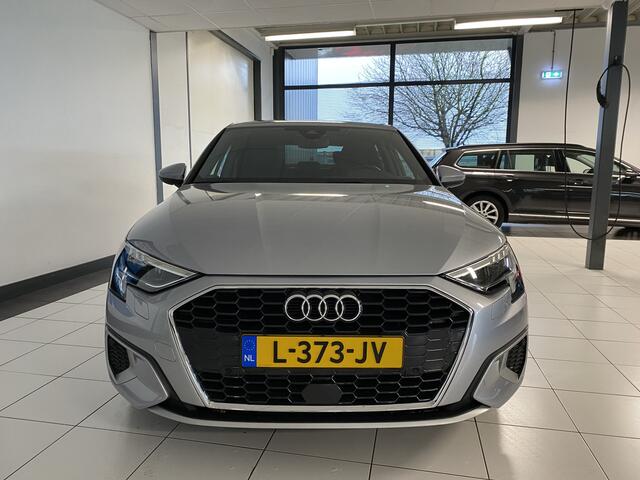 Audi A3 Limousine 35 TFSI Business edition Adaptieve cruise contr. + Parkeerassistent