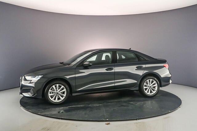 Audi A3 Limousine 30 TFSI Business edition | Cruise control | Carplay | Parkeer sensoren |