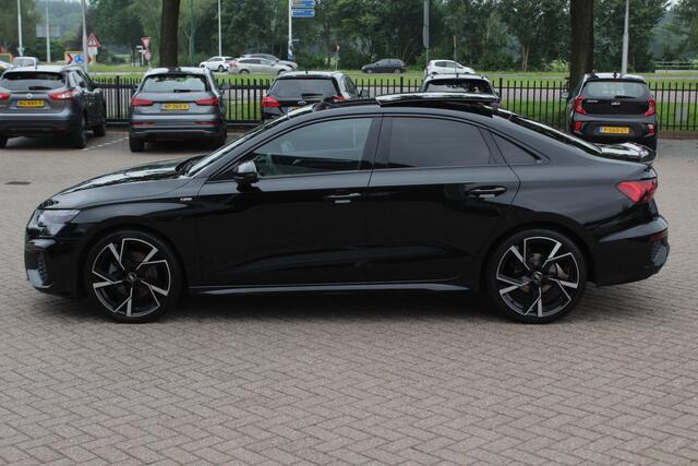 Audi A3 Limousine 30 TFSI S edition / Panoramadak / Camera / Head-up / Luxe Leder / B&O / Carbon spoiler / Dodehoek / Navigatie / ACC / DAB