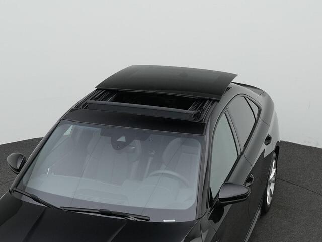 Audi A3 Limousine 30 TFSI 116 pk S-tronic S edition / S-Line | Panoramadak | Stoelverwarming | Navigatie | Adaptive Cruise | Parkeersensoren voor/achter