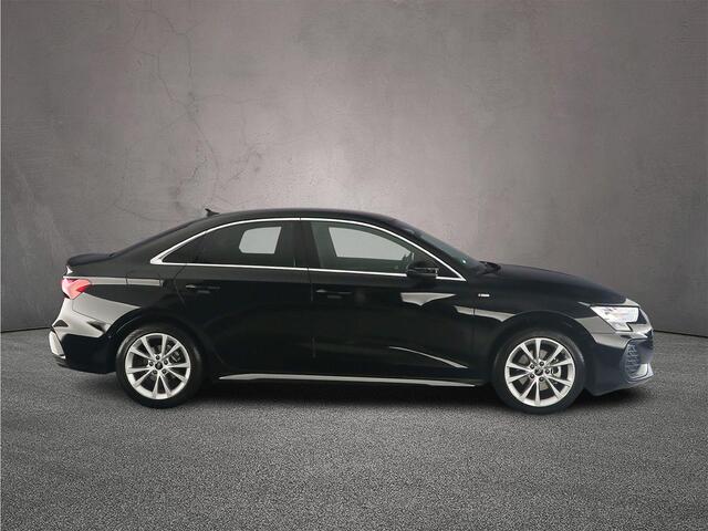 Audi A3 Limousine 30 TFSI S edition | ACC | Camera | Full-led | Parking plus | Carplay |