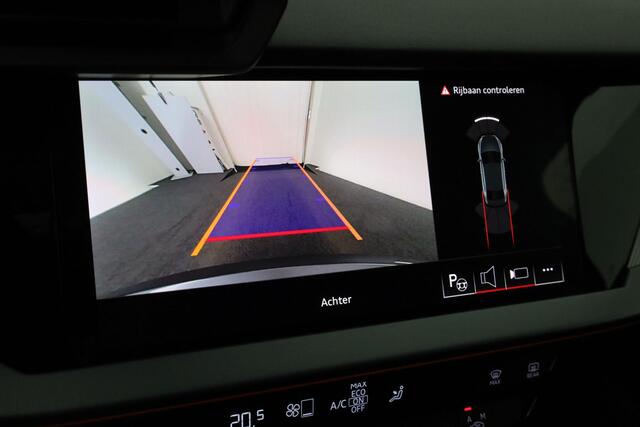 Audi A3 Limousine S edition 35 TFSI 150 pk | Panoramadak | Sonos Premium 3d | Lichtpakket Pro Ambient Light