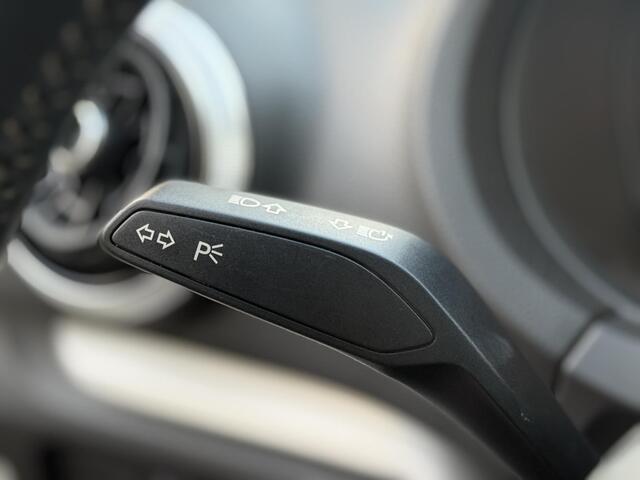 Audi A3 Limousine 30 TFSI Advance Sport l DAB l Virtuele Dashboard l S-Line