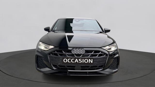 Audi A3 Limousine 30 TFSI 116Pk S Edition / Stoelverwarming / Camera / 19'' LMV