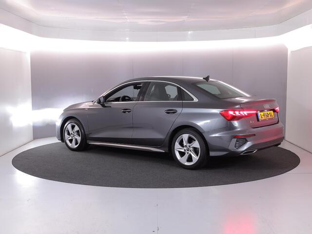 Audi A3 Limousine 30 TFSI S edition 110 pk S-tronic | Navigatie | Parkeersensoren achter | LED koplampen | Stoelverwarming | S-Line |