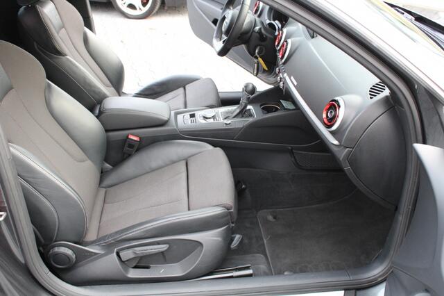 Audi A3 1.4 TFSI S line xenon NL auto automaat
