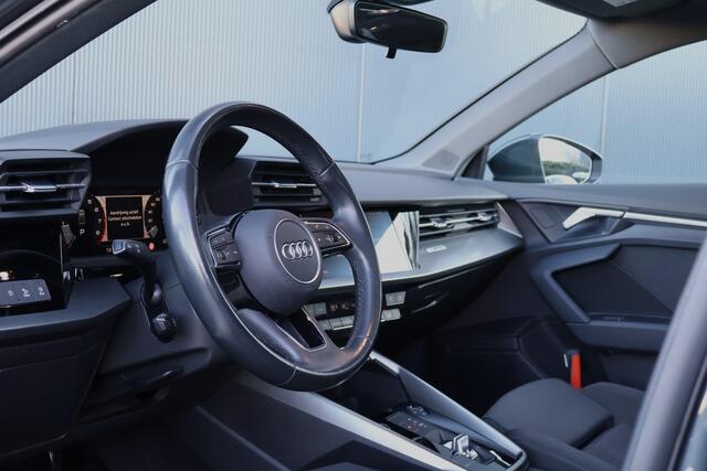 Audi A3 Limousine 35 TFSI Business edition Automaat | Panoramadak | Virtual Cockpit | Trekhaak | Sportstoelen | Climate Control