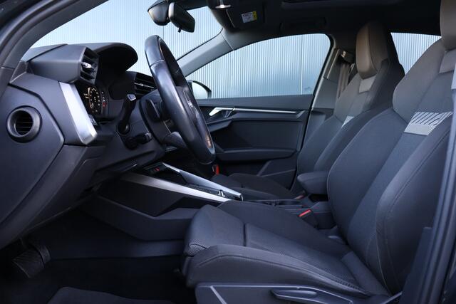 Audi A3 Limousine 35 TFSI Business edition Automaat | Panoramadak | Virtual Cockpit | Trekhaak | Sportstoelen | Climate Control