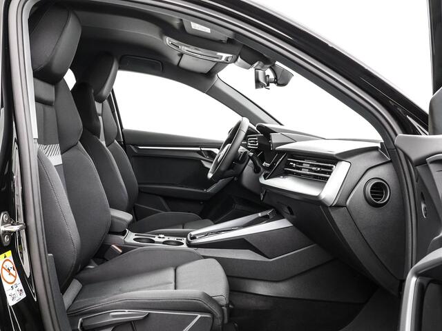 Audi A3 Limousine 30 TFSI Advanced edition 116 PK · Assis.pak Driving+Parking plus · Privacyglas · 3-spaaks sport mf+ afgevl padd