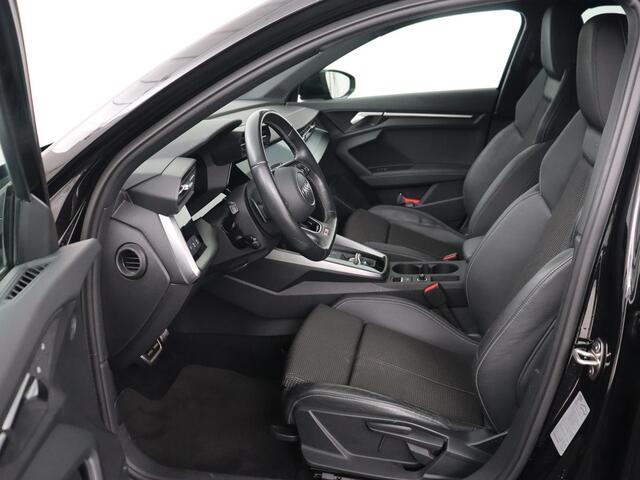 Audi A3 35 TFSI S edition | Carplay | Navigatie | Sportstoelen | Half leder | Full LED | Camera | Virtual Cockpit | 19'' | Climate control | Bluetooth | Cruise control | S Line