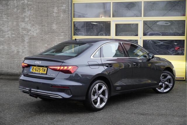 Audi A3 Limousine 35 TFSI 150PK! Automaat Edition One S-Line BJ2021 Lmv 18" | Led | Pdc | Navi | Dynamische knipperlichten | Afneembare trekhaak | App-Connect | Virtual cockpit | Climate control Cruise control | Sportstoelen | Verwarmde voorstoelen | Zwarte hemel