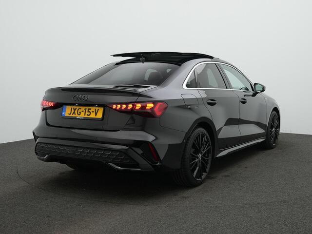 Audi A3 Limousine 30 TFSI 116 pk S-tronic S edition / S-Line | Glazen Panoramadak | Lichtpakket Pro ambient Light | Warmtewerend glas donker getint |