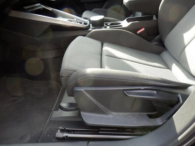 Audi A3 Limousine 35 TFSI Bns edition I Comfort stoelen I Afn. trekhaak I